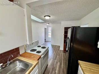 802 N Walnut St, Colorado Springs, CO 80905
