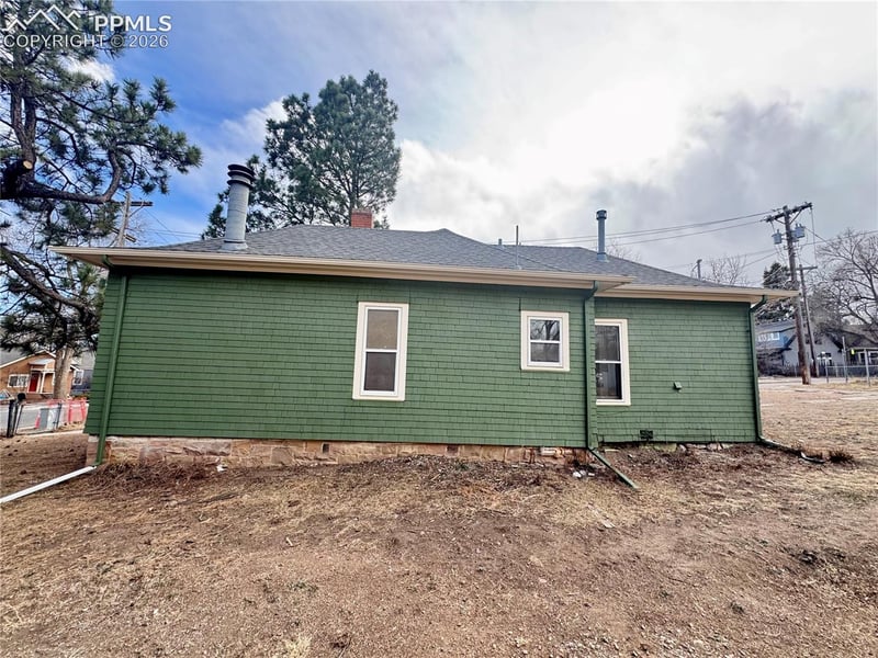 802 N Walnut St, Colorado Springs, CO 80905