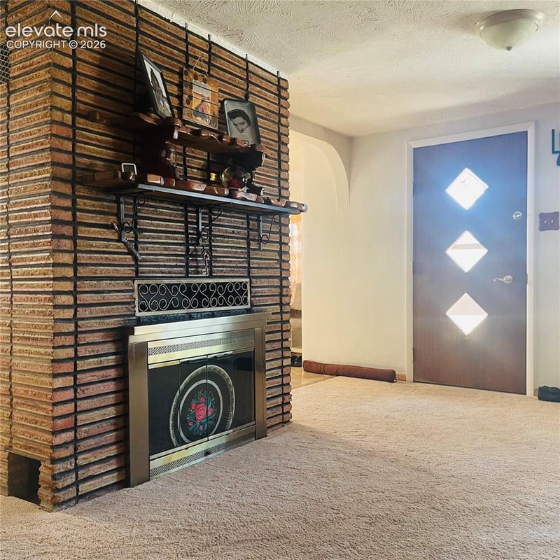 804 Cherry Ln, Pueblo, CO 81005
