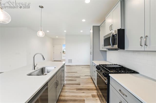 8040 School House Dr, Colorado Springs, CO 80908