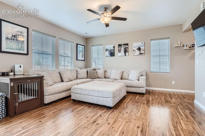 806 White Crow St, Aurora, CO 80018