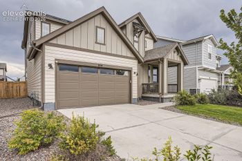 806 White Crow St, Aurora, CO 80018