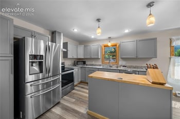 810 Rampart Range Rd, Woodland Park, CO 80863