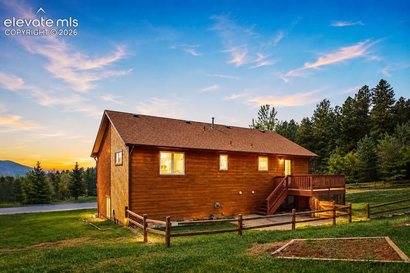812 Red Eagle Ct, Woodland Park, CO 80863