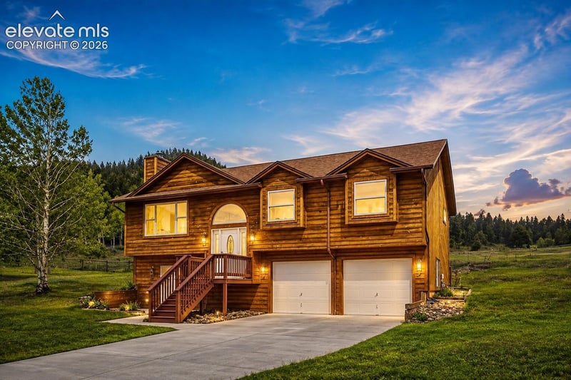 812 Red Eagle Ct, Woodland Park, CO 80863