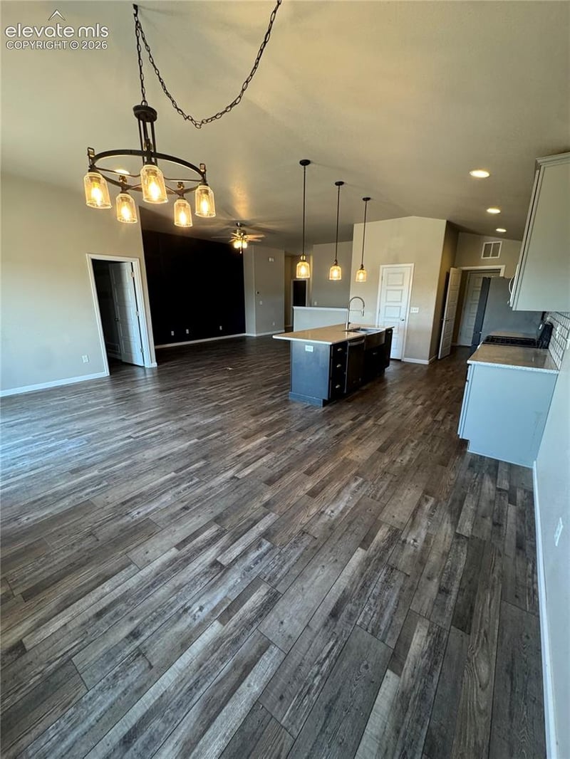 822 S Espanola Dr, Pueblo, CO 81007