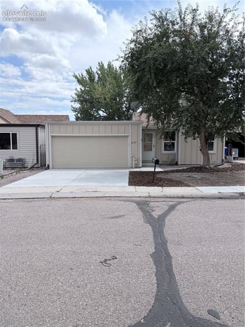 825 San Antonio Pl, Colorado Springs, CO 80906