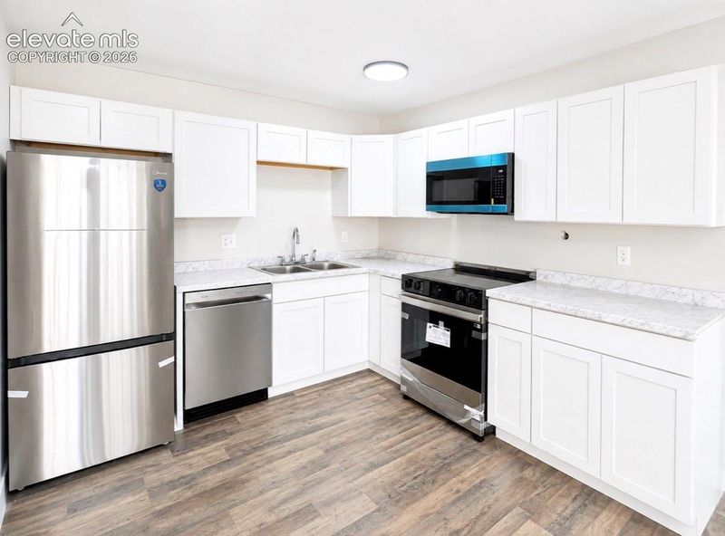 825 San Antonio Pl, Colorado Springs, CO 80906