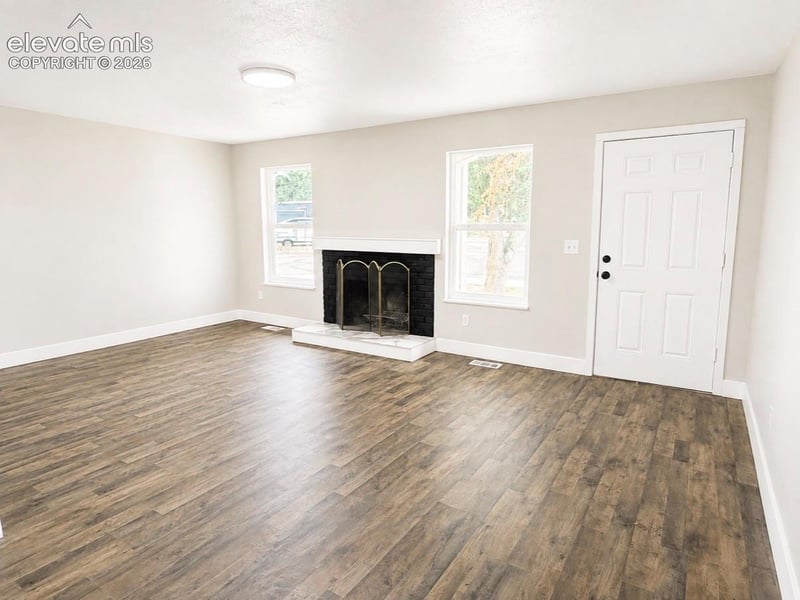 825 San Antonio Pl, Colorado Springs, CO 80906
