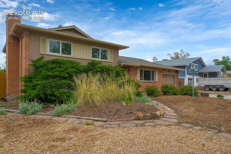 833 Dirksland St, Colorado Springs, CO 80907