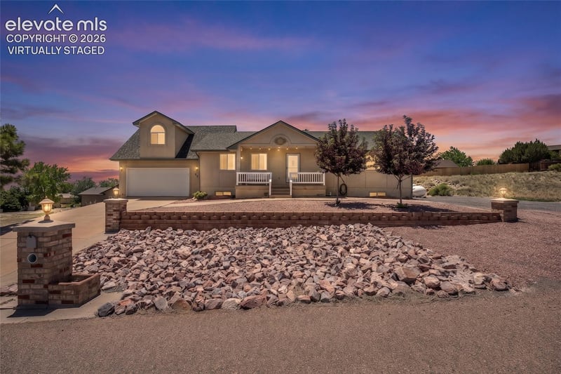841 S Dogwood Dr, Pueblo, CO 81007