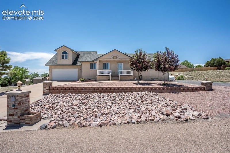 841 S Dogwood Dr, Pueblo, CO 81007