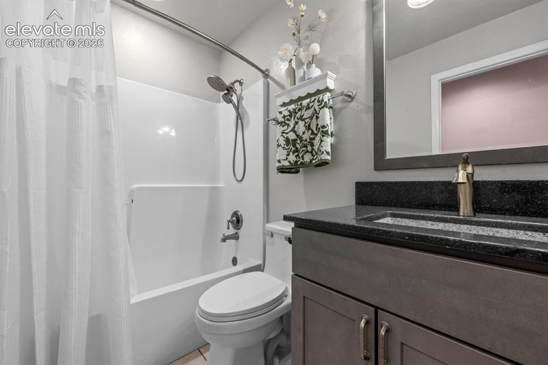 841 S Dogwood Dr, Pueblo, CO 81007