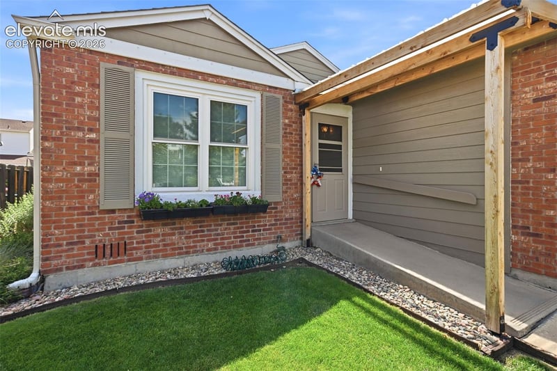 8435 Pepperridge Dr, Colorado Springs, CO 80920