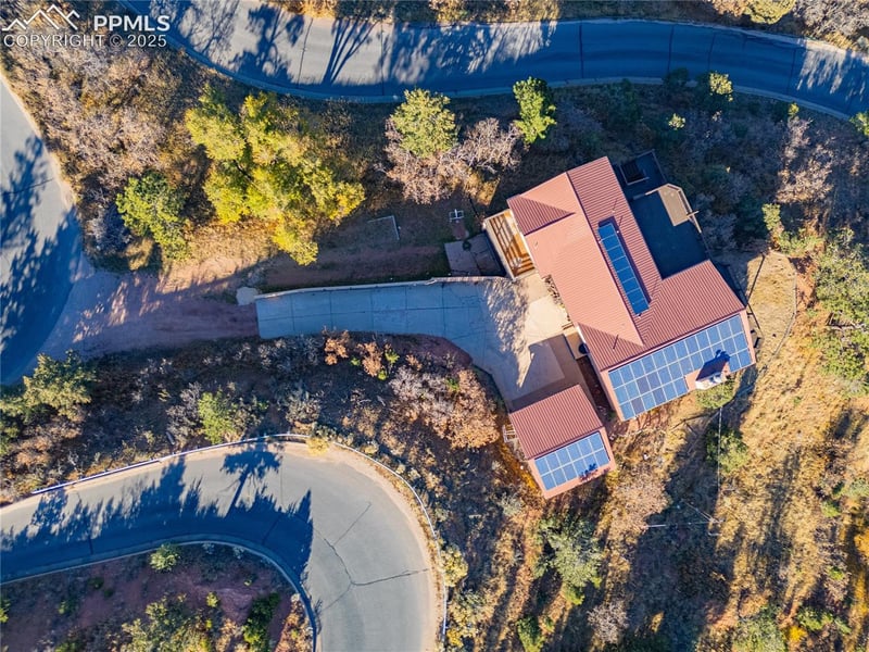 845 Crystal Park Rd, Manitou Springs, CO 80829