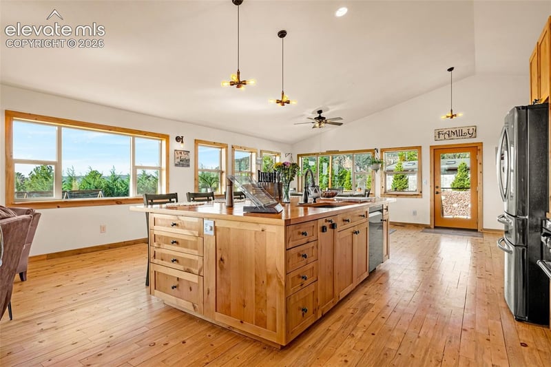 8480 Delaware Rd, Colorado Springs, CO 80926