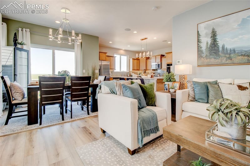 8531 Perkins Ln, Colorado Springs, CO 80925
