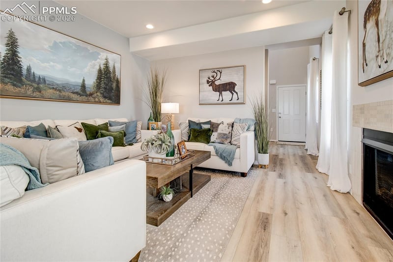 8531 Perkins Ln, Colorado Springs, CO 80925