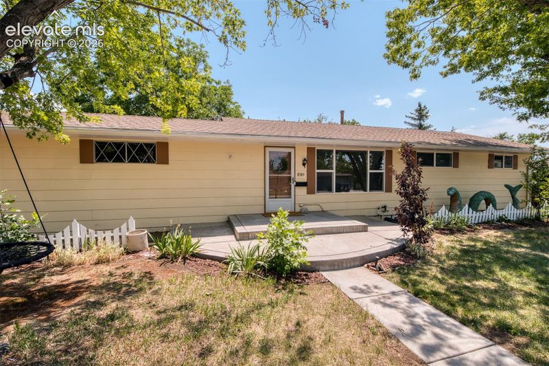 8584 E Briarwood Pl, Centennial, CO 80112