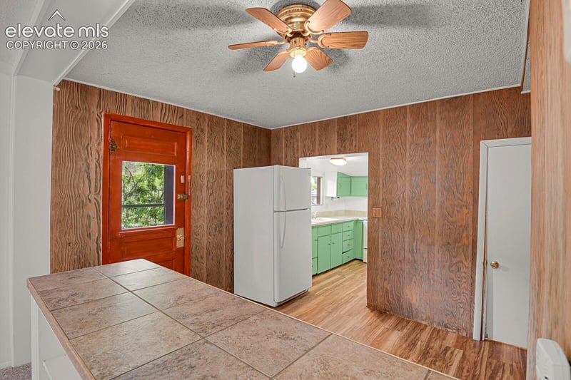 860 Prospect Pl, Manitou Springs, CO 80829
