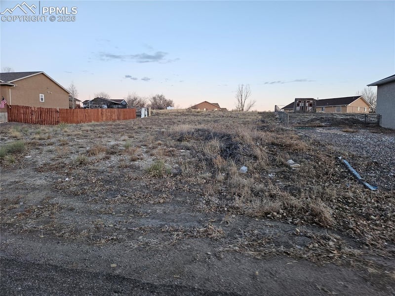 866 S Sterling Dr, Pueblo, CO 81007