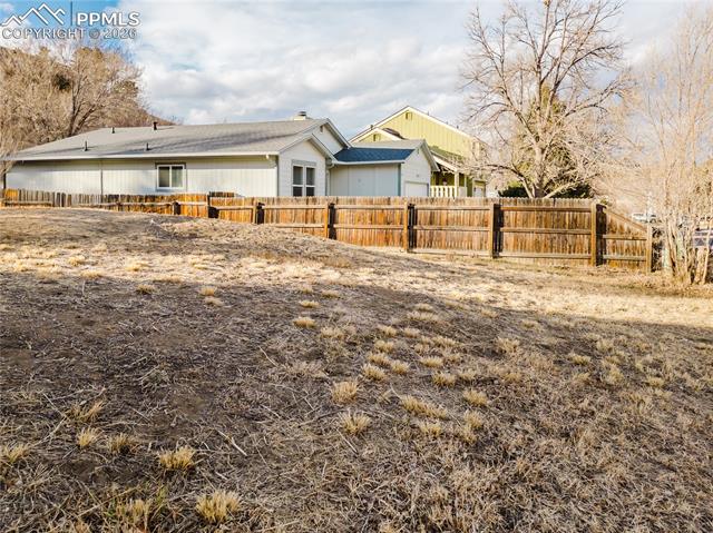 890 Columbine Ave, Colorado Springs, CO 80904