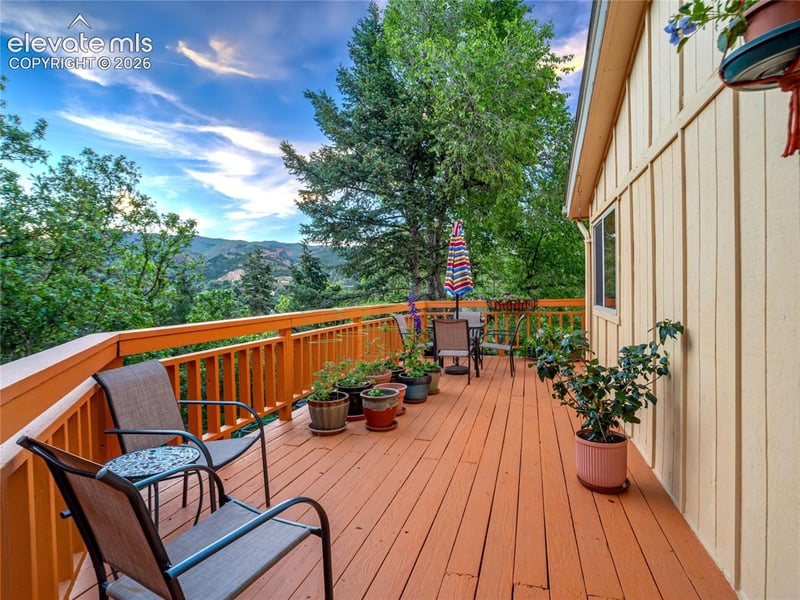 902 High Rd, Manitou Springs, CO 80829