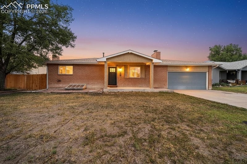 911 Candytuft Blvd, Pueblo, CO 81001