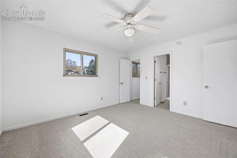 912 Amsterdam Dr, Colorado Springs, CO 80907