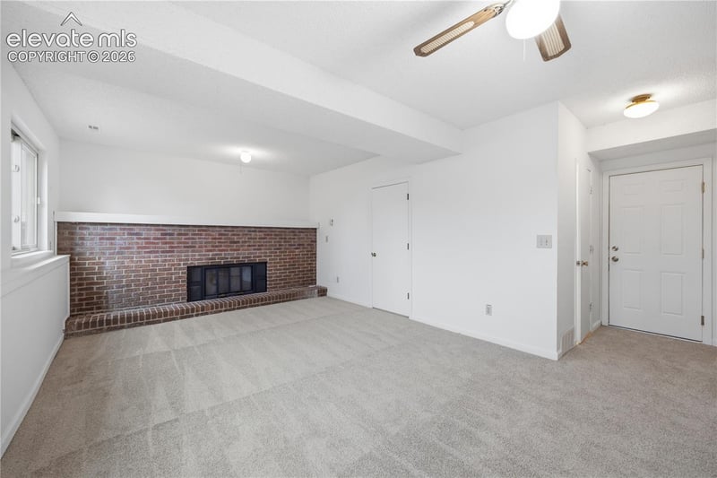 912 Amsterdam Dr, Colorado Springs, CO 80907