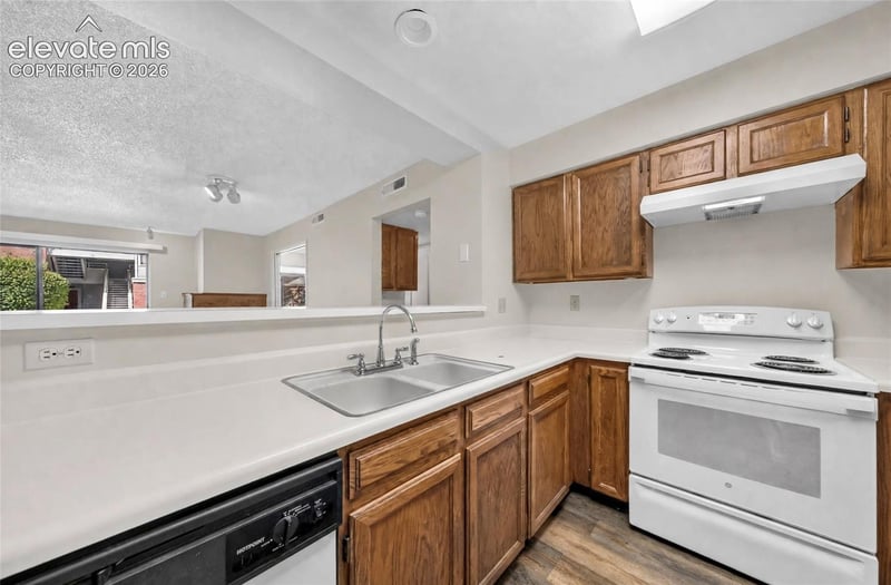 914 Acapulco Ct, Colorado Springs, CO 80910