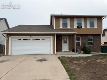915 Crandall Dr, Colorado Springs, CO 80911
