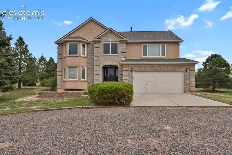 916 W Caribou Dr, Monument, CO 80132