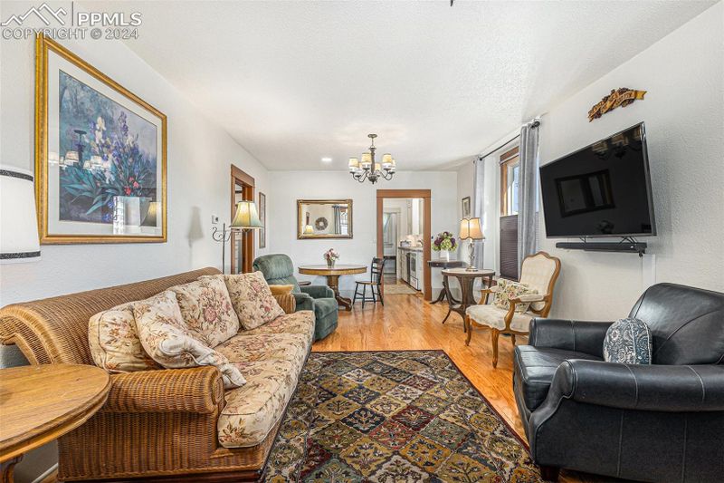 924 W Cucharras St, Colorado Springs, CO 80905
