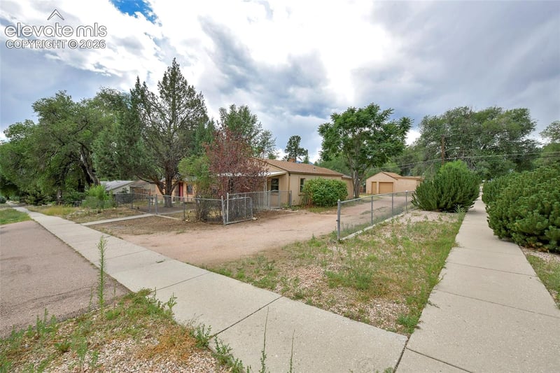 930 Alexander Rd, Colorado Springs, CO 80909