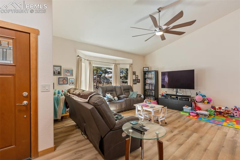 935 Bennett Dr, Cripple Creek, CO 80813
