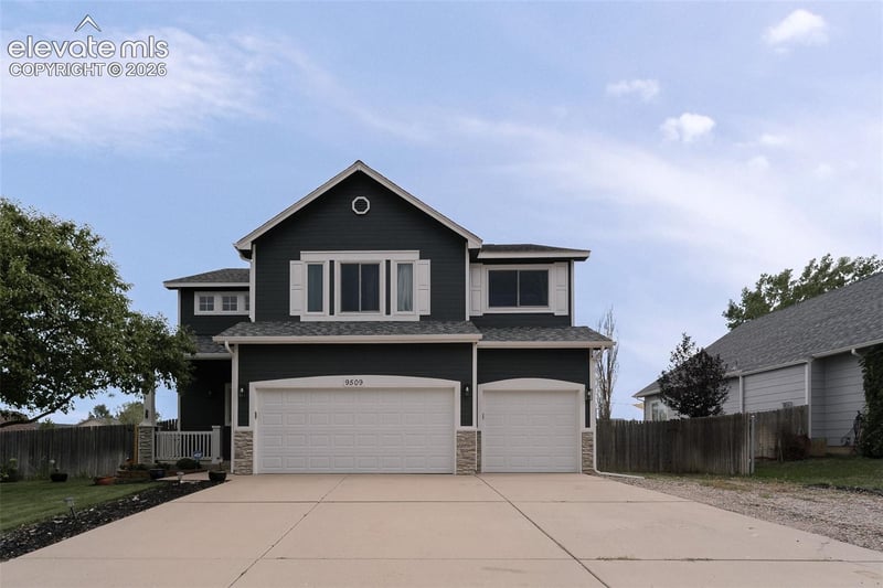 9509 Bur Oak Ln, Colorado Springs, CO 80925