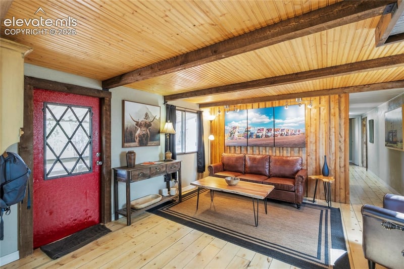 957 Arapahoe Dr, Florissant, CO 80816