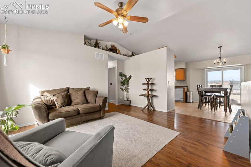 965 N Cimarron Dr, Pueblo, CO 81007