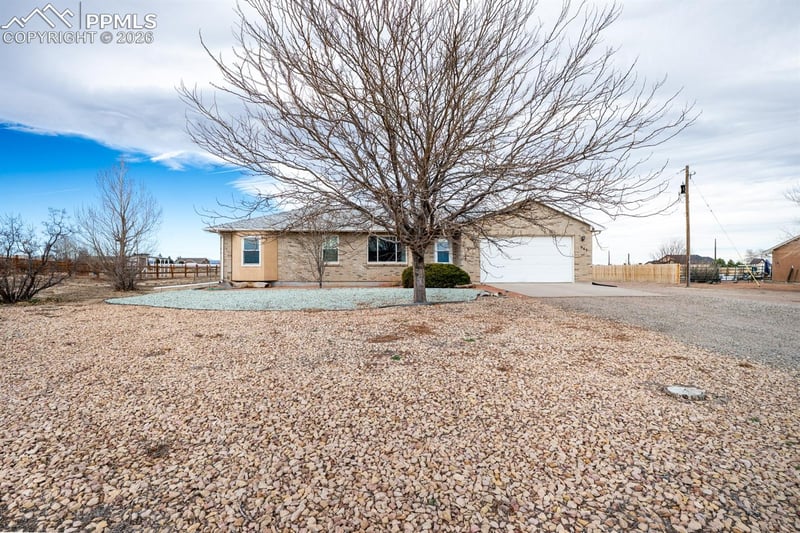 965 N Cimarron Dr, Pueblo, CO 81007