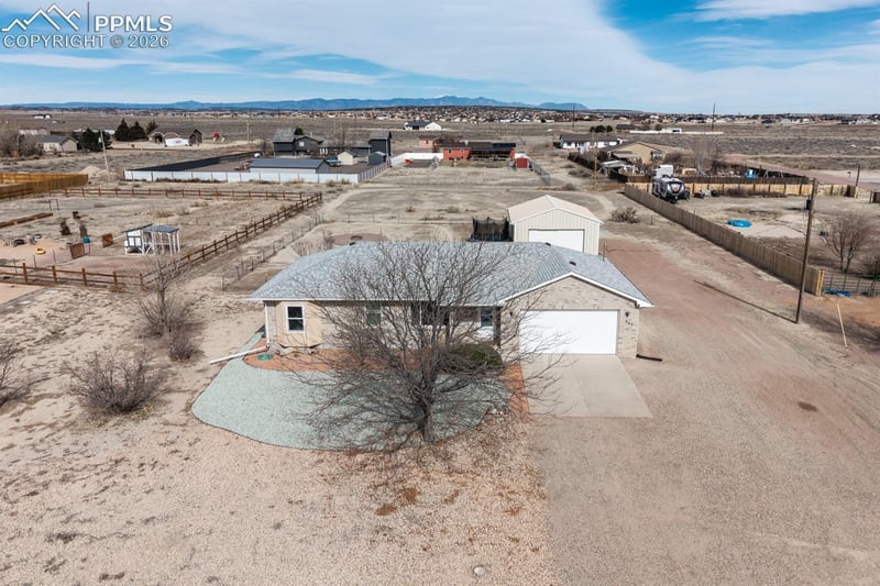 965 N Cimarron Dr, Pueblo, CO 81007