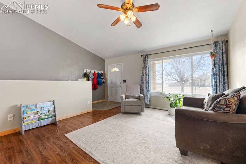 965 N Cimarron Dr, Pueblo, CO 81007