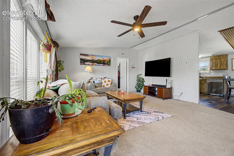 972 S Saddlerock Dr, Pueblo, CO 81007