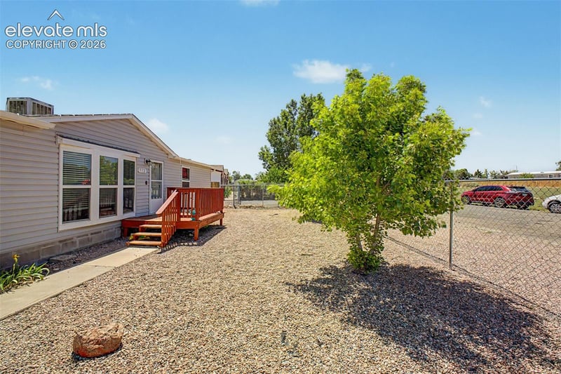 972 S Saddlerock Dr, Pueblo, CO 81007