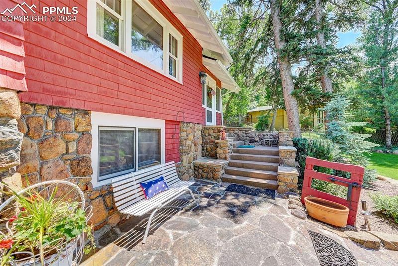 1 Winfield Ave, Colorado Springs, CO 80906