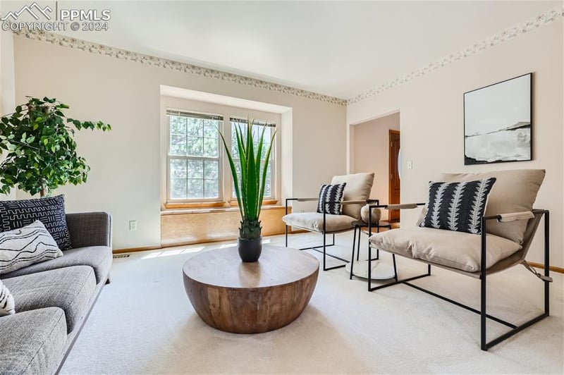 10 Balmoral Way, Colorado Springs, CO 80906