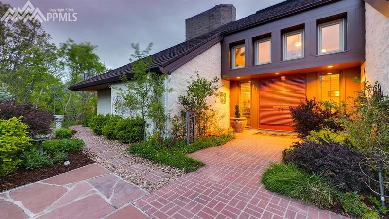 10 Briarcrest Pl, Colorado Springs, CO 80906