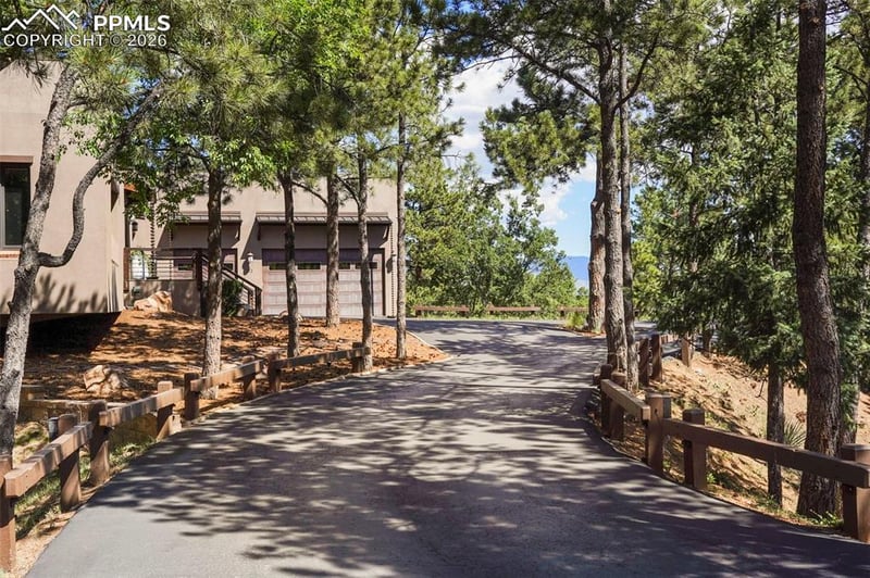 10 Chase Ln, Colorado Springs, CO 80906