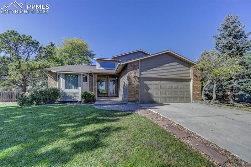 10 Mobray Ct, Colorado Springs, CO 80906
