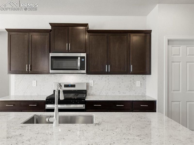 10024 Kingsbury Dr, Peyton, CO 80831